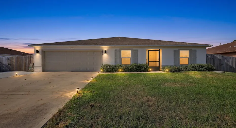 2023 Built 4 bed 2 Bath 2 Car Garage