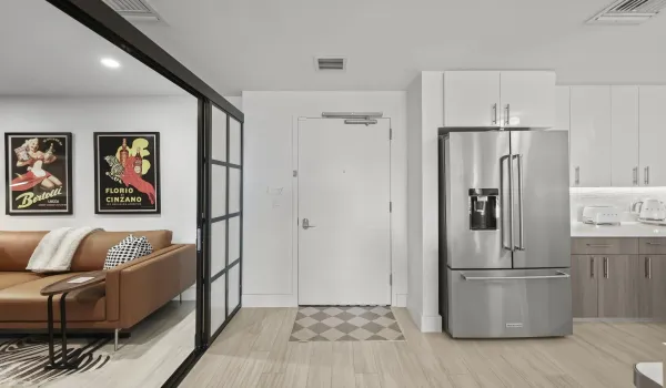 entryway/den/kitchen