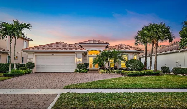271 Carina Dr