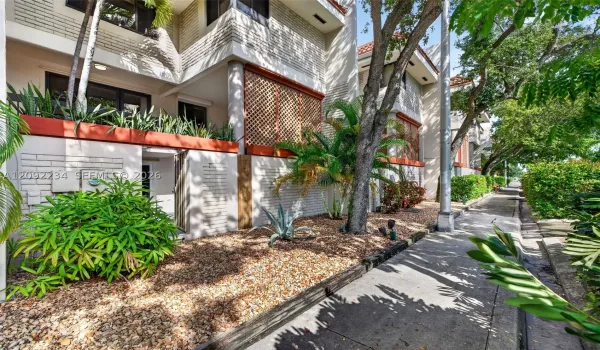 The Townhouse is Only a Half Block Away from the Publix on Sunrise Blvd