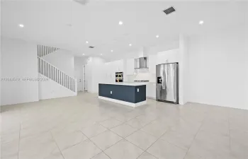 OPEN FLOOR PLAN