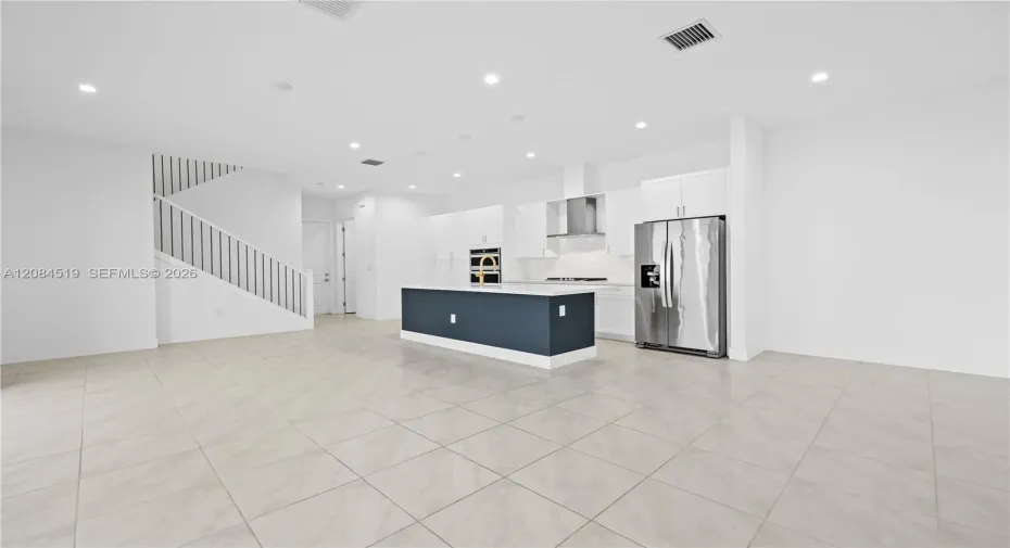 OPEN FLOOR PLAN