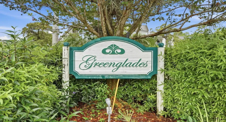43-web-or-mls-8425_Forest_Hills_Drive_Un