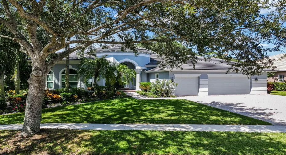 7083 NW 71st Manor