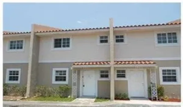 7987 NW 35 CT PIC (24)