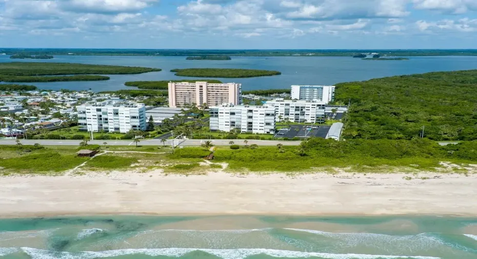 Quality of Living, two Clubhouses, two pools, sauna, jacuzzi and great neighbors!!!
