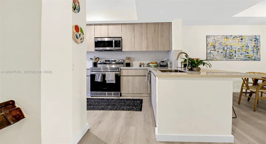 Renovated 3-story 2/2
