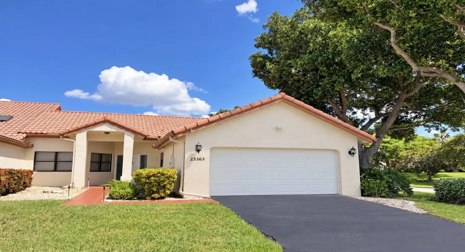 23363 exterior