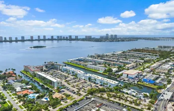 001-100ParadiseHarbourBoulevard-NorthPal
