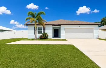 Front Of Home 4633 SW Savona