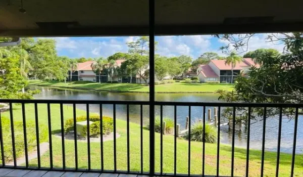 FABULOUS LAKE VIEWS