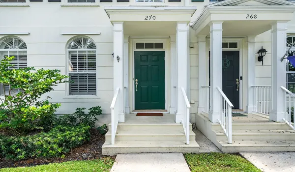 270 Murray Ct - Front Porch