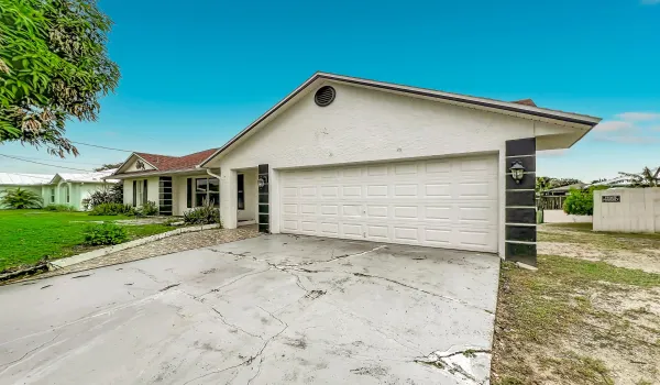 2281 SW Grosspoint Street-13
