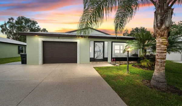 3-web-or-mls-7 Mediterranean Blvd E - 3