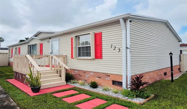 Main Front Entrance *Own Your Lot* 4400 SQ FT *