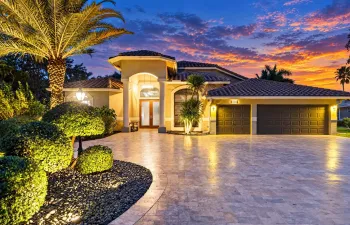 001-030-Front of Home-4000x2650
