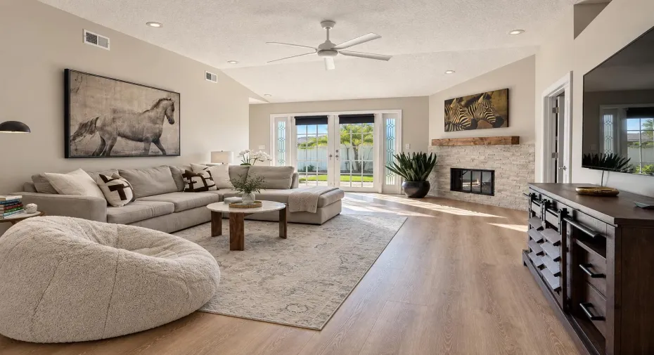 13009 Living Room