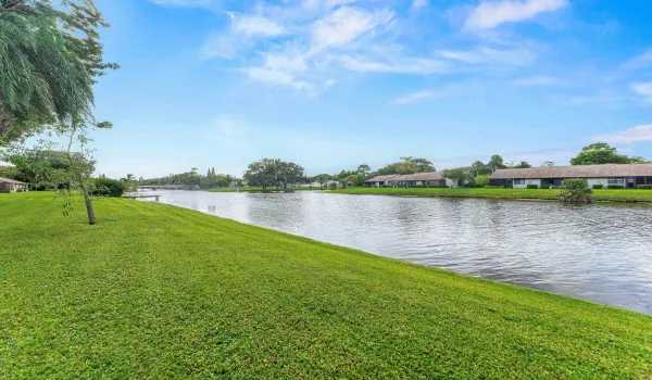 028-83WoodRoseCourt-RoyalPalmBeach-FL-33