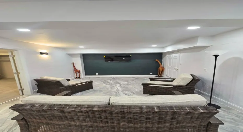 6b458389-1c6d-4770-a4b2-2fc2cb7f71ba-fot
