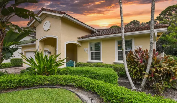 521 NE Abaca Way, Jensen Beach, FL_01 (1