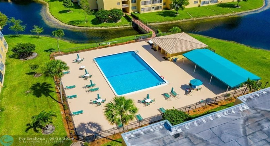 Bermuda Club has 4 Pools for your convenience.  Heated in winter