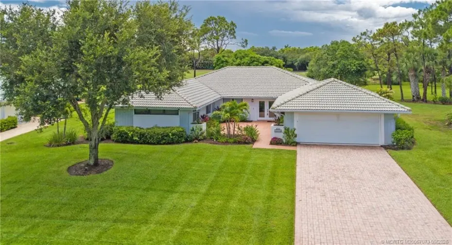 Curb View of 1463 SW Troon Circle