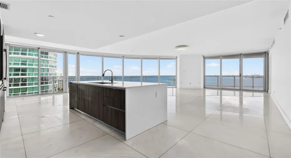 living room/kitchen