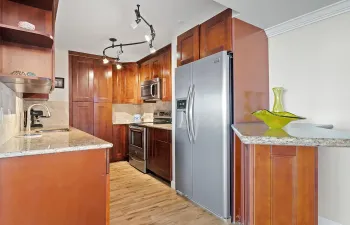 5600-N-FLAGLER-DR-310-33407-009