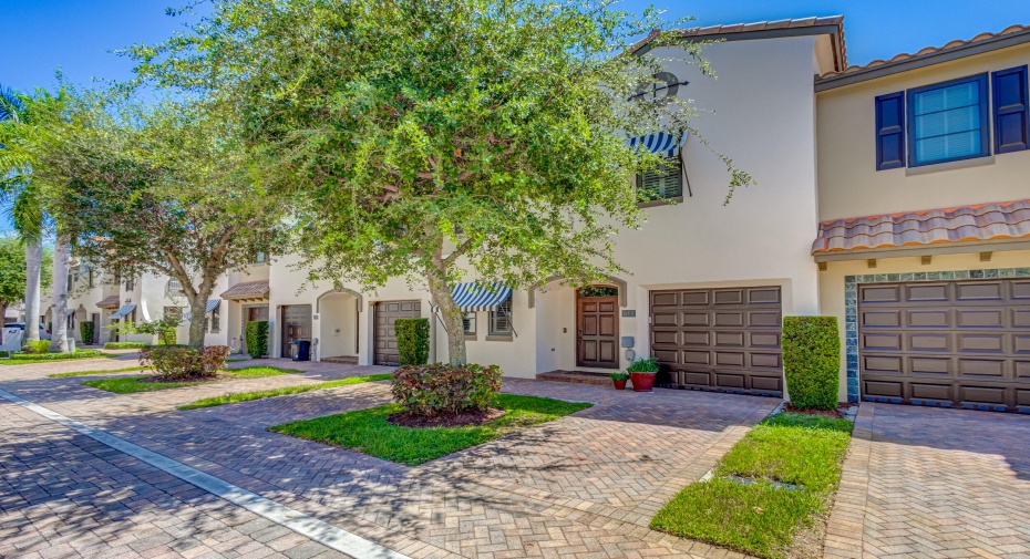 615 Via Villagio, Hypoluxo, Florida 33462, 3 Bedrooms Bedrooms, ,2 BathroomsBathrooms,Townhouse,For Sale,Via Villagio,RX-10918858