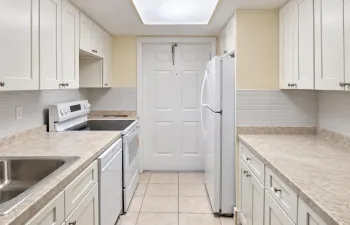 1500_Cresent_Cir_B-210_Kitchen_MLS