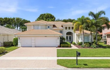 5 Bedroom Spacious Residence