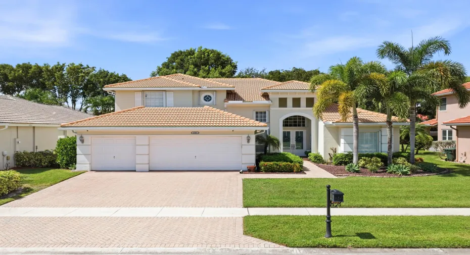 5 Bedroom Spacious Residence