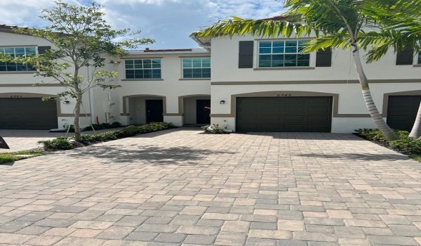 6746 Broadwater Lane, Lake Worth, Florida 33467, 3 Bedrooms Bedrooms, ,2 BathroomsBathrooms,Townhouse,For Sale,Broadwater,RX-10918967