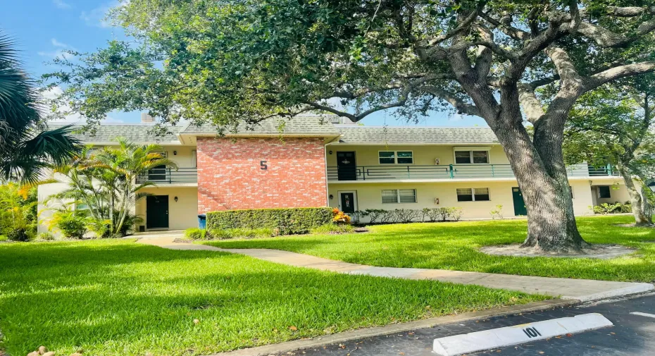 1900 S Kanner Highway 5-205, Stuart $175