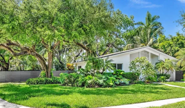 Great home for rent in Coconut Grove in Miami, FL. Enjoy large fenced yard, updated home in the North Grove. Natoma Manors has 24/7 police patrol. https://www.natomamanors.com/