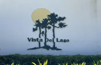 Vista Del Lago