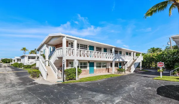 001-5505NorthOceanBoulevard-11208-OceanR