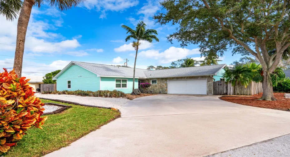 611 East Dr 1 Street View