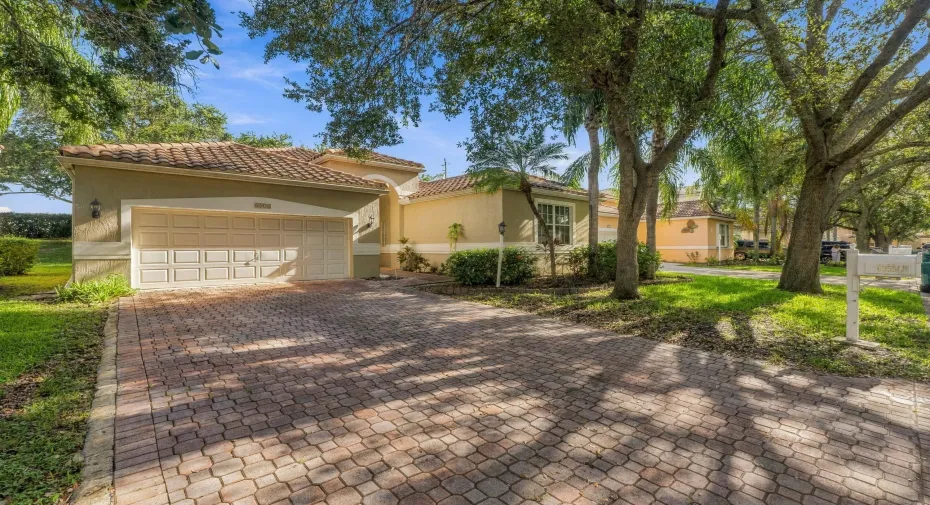 6355 NW 80th Dr_001