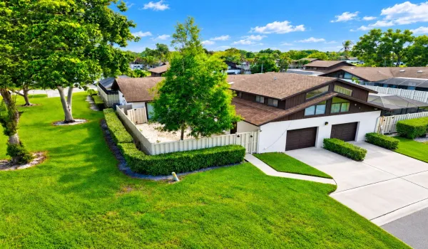 9844 A TOWNHOME
