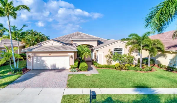 9542 Lantern Bay Cir