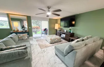 Living room to screened patio