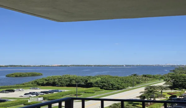 Clar708Balcony1