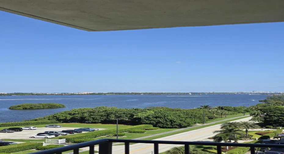 Clar708Balcony1