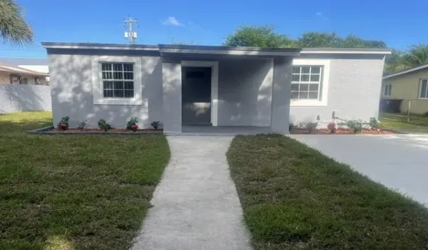536 NW 21st Ave Front