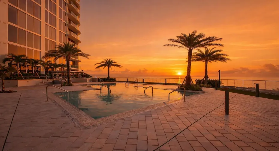 Breathtaking sunrise views on the east pool in the mornings, You have to rise early to catch it, But it is so worth it!