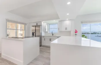 896 N Federal-12