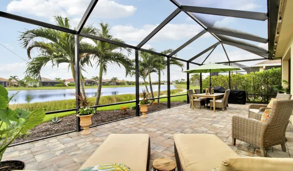 Expansive Screened Lanai