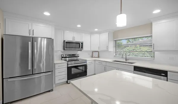 4751 Storkwood kitchen3
