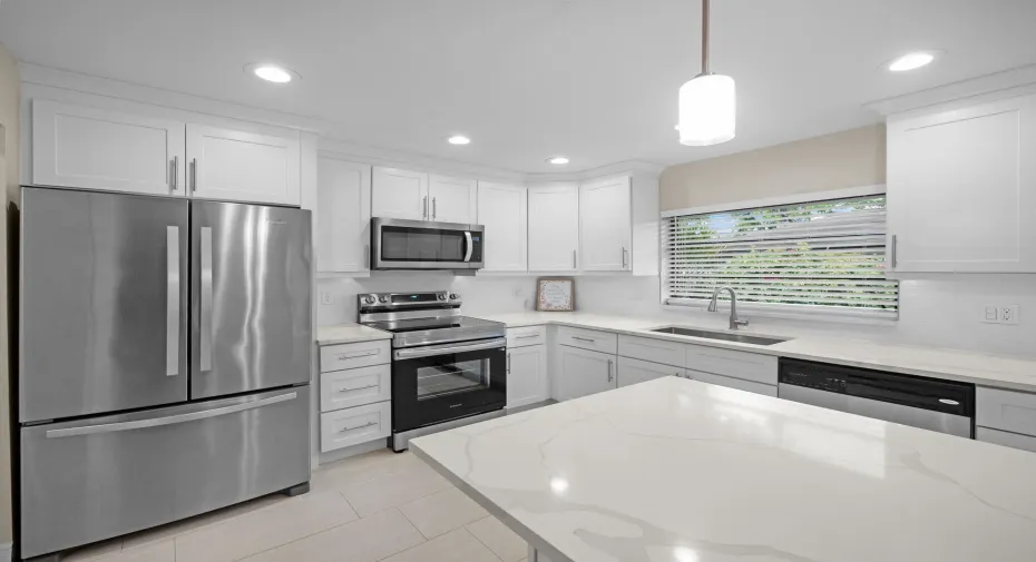 4751 Storkwood kitchen3